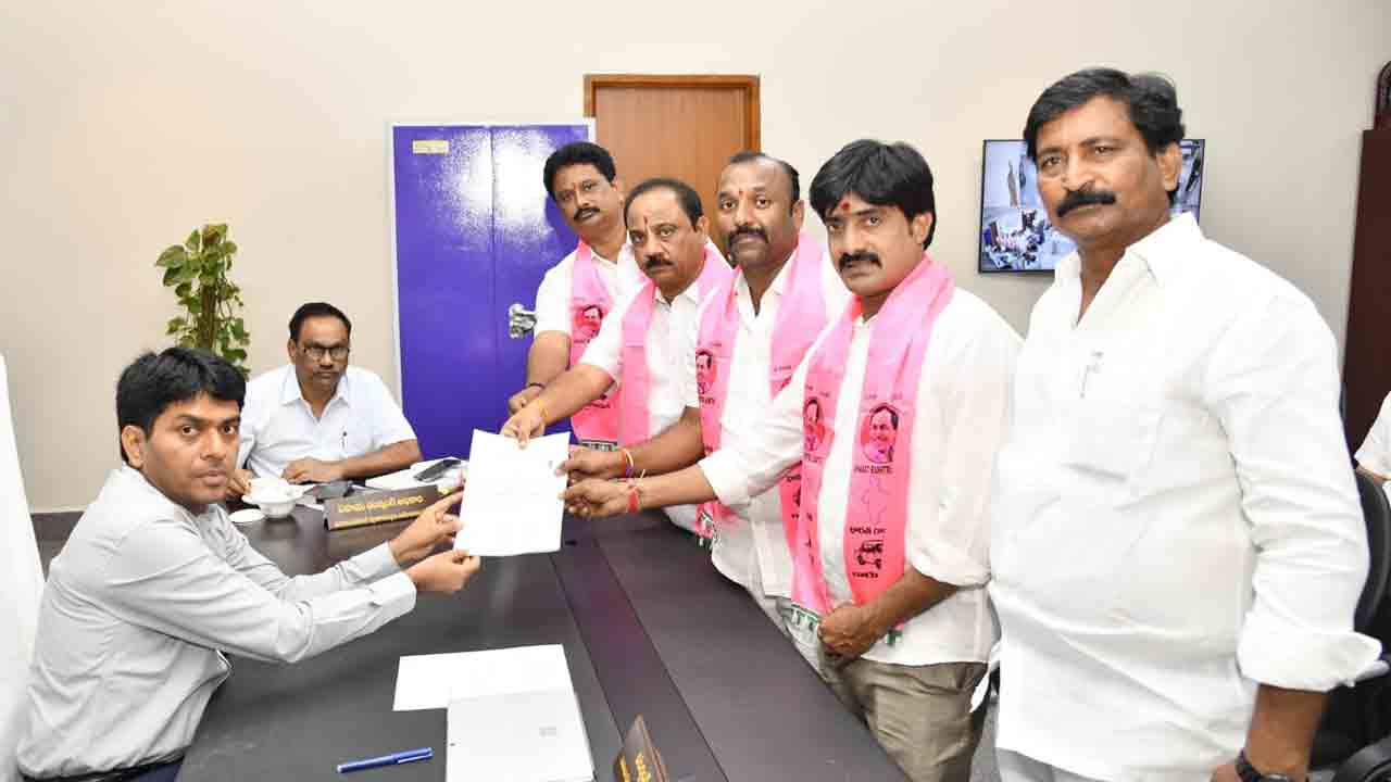 ఎమ్మెల్సీకి 16 నామినేషన్లు