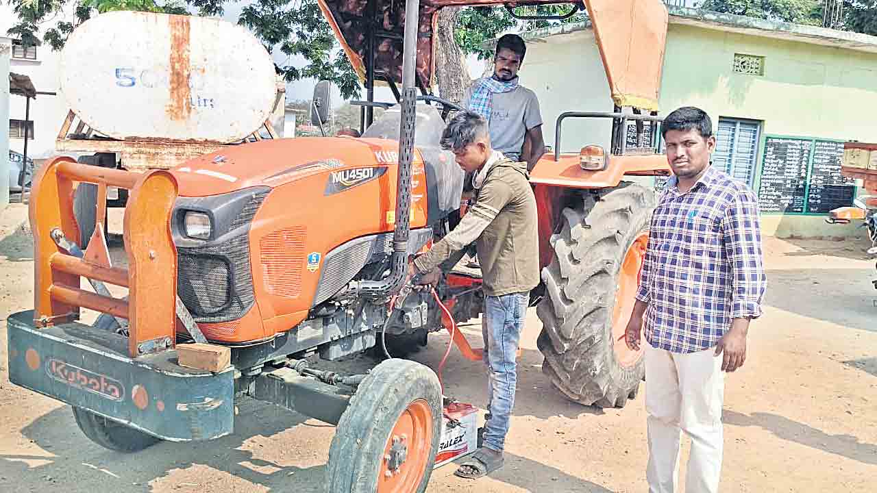 మరమ్మతులకు ట్రాక్టర్లు