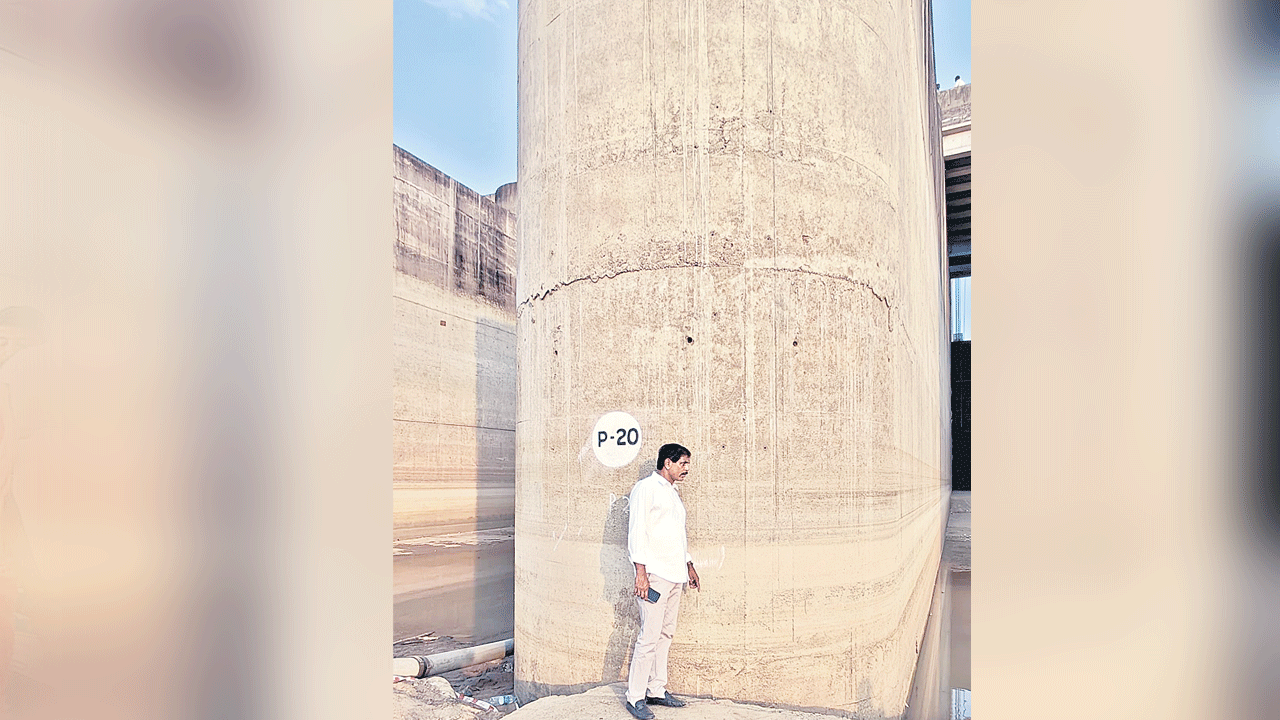 మరమ్మతులు చేపట్టండి..