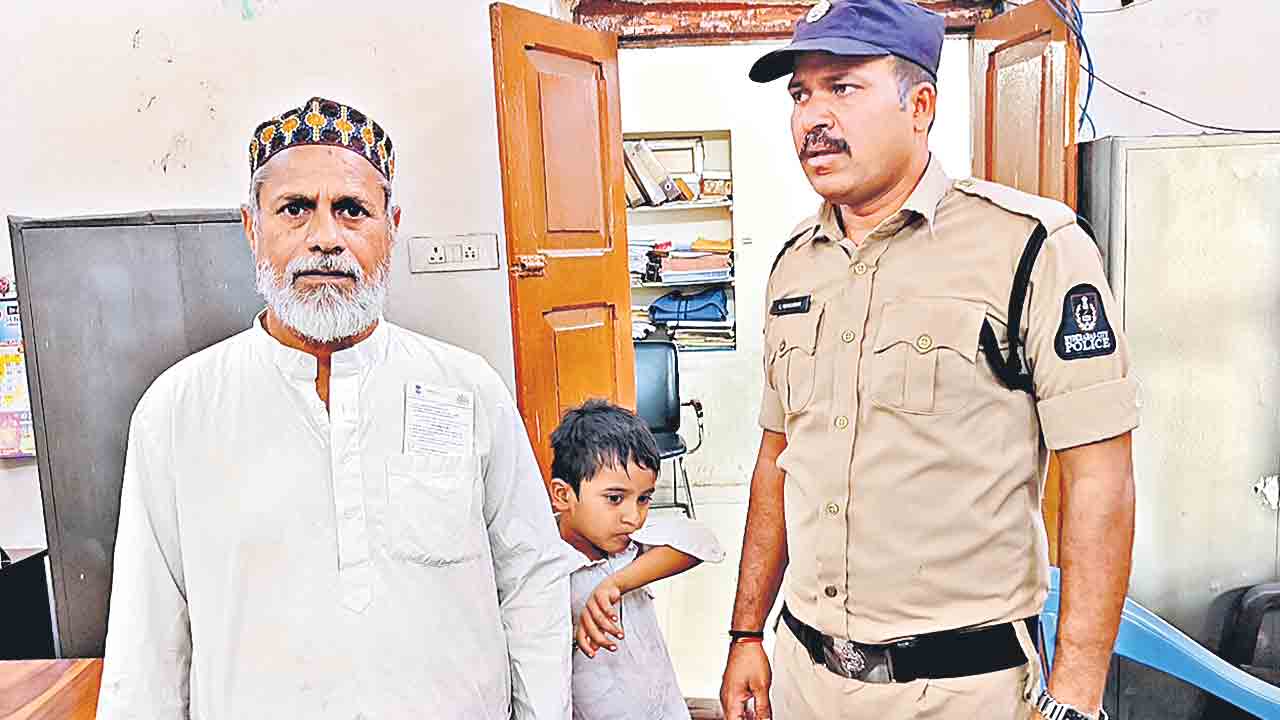 మూసీ నాలాలో బాలుడు..