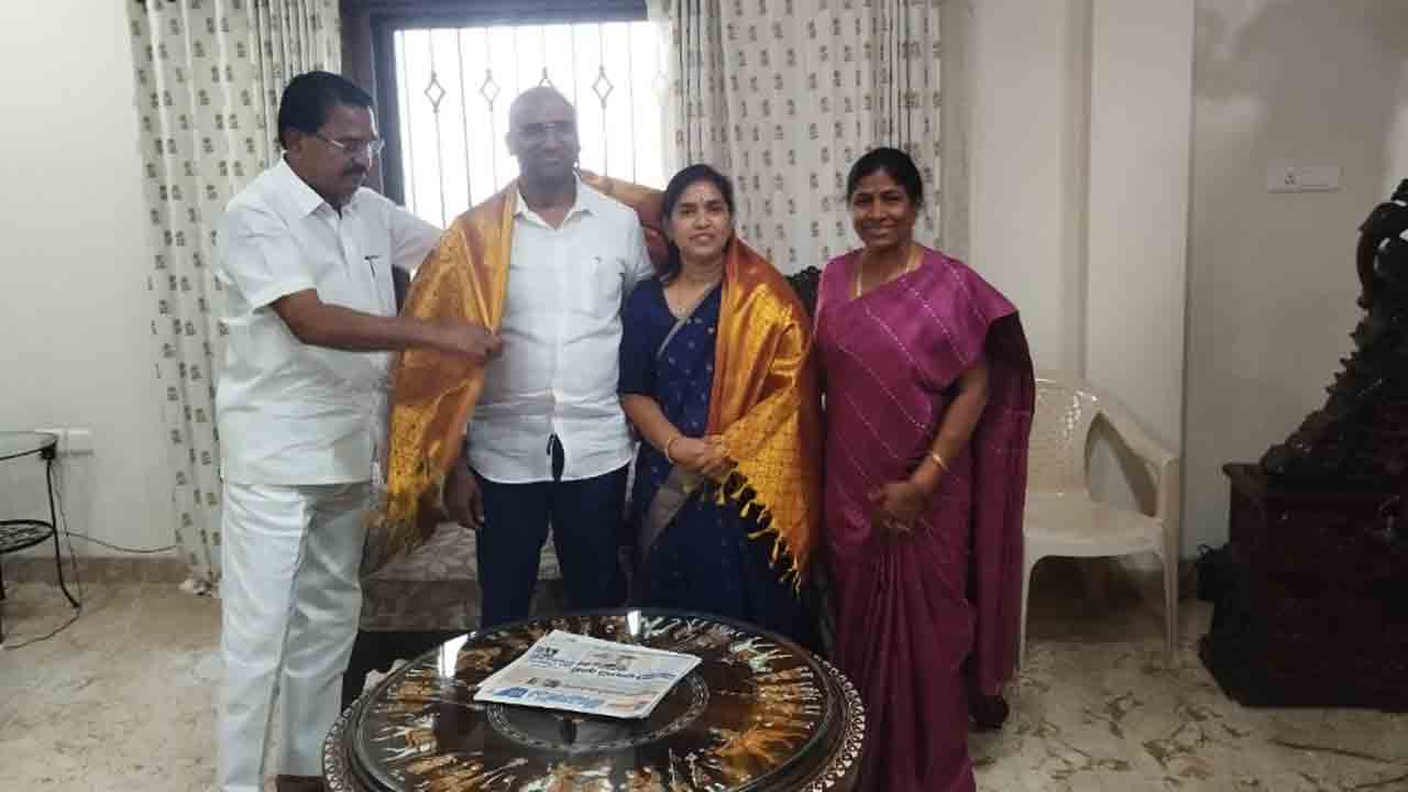 కలిసి నడుద్దాం..