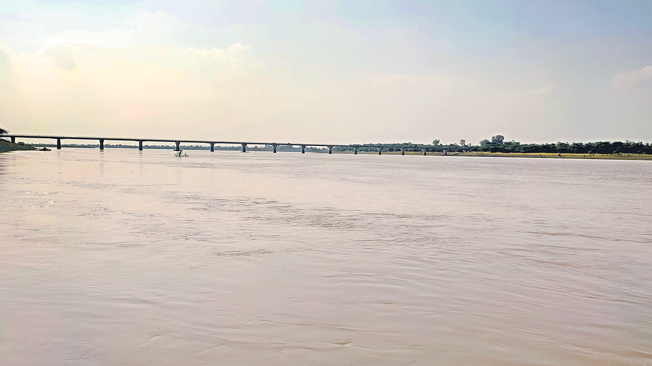 గోదావరికి జలకళ