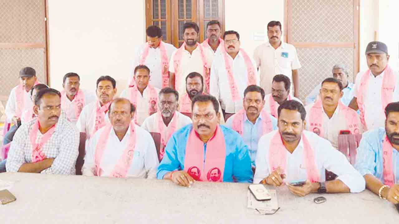 వరదకాల్వకు నీళ్లివ్వాలి