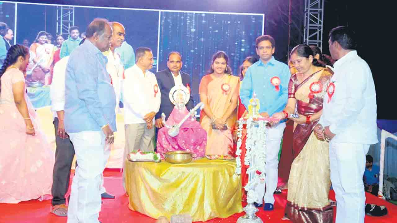 ఉన్నత లక్ష్యం వైపు పయనించాలి