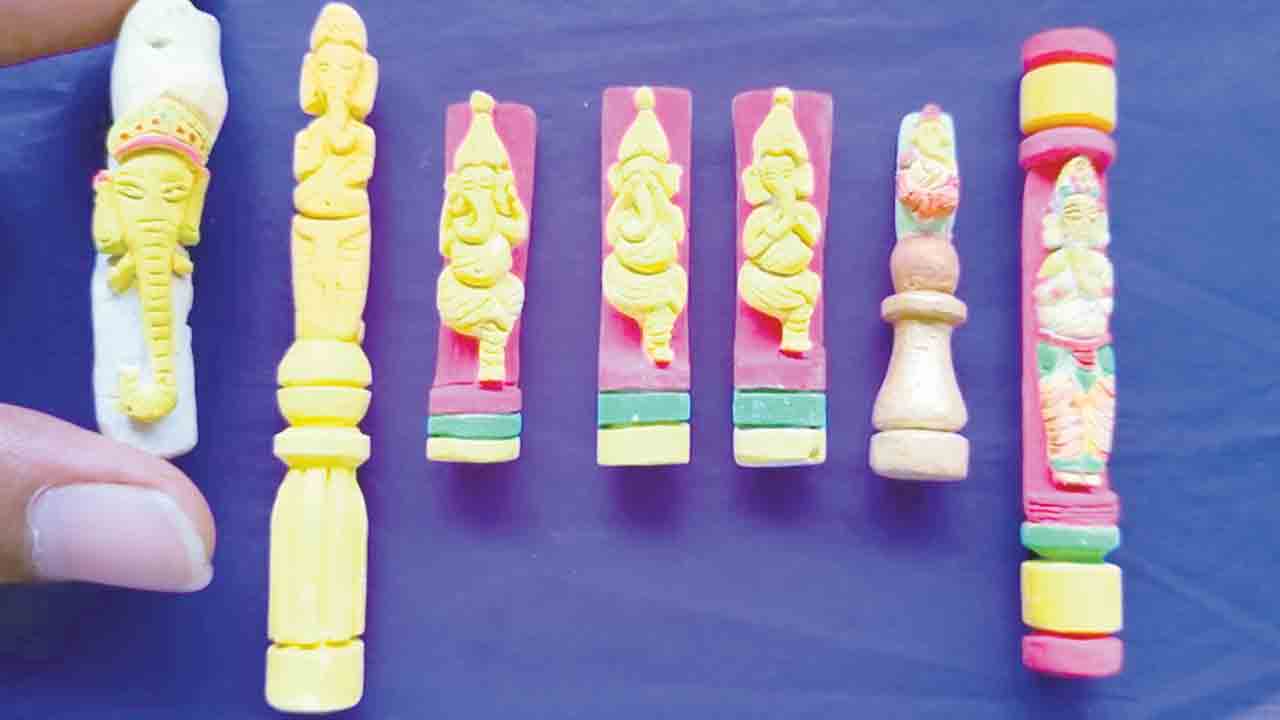 చేయిపడితే.. కళారూపమే