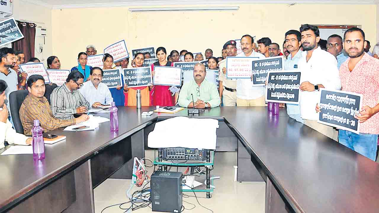 కేయూలో వైద్య విద్యార్థుల నిరసన