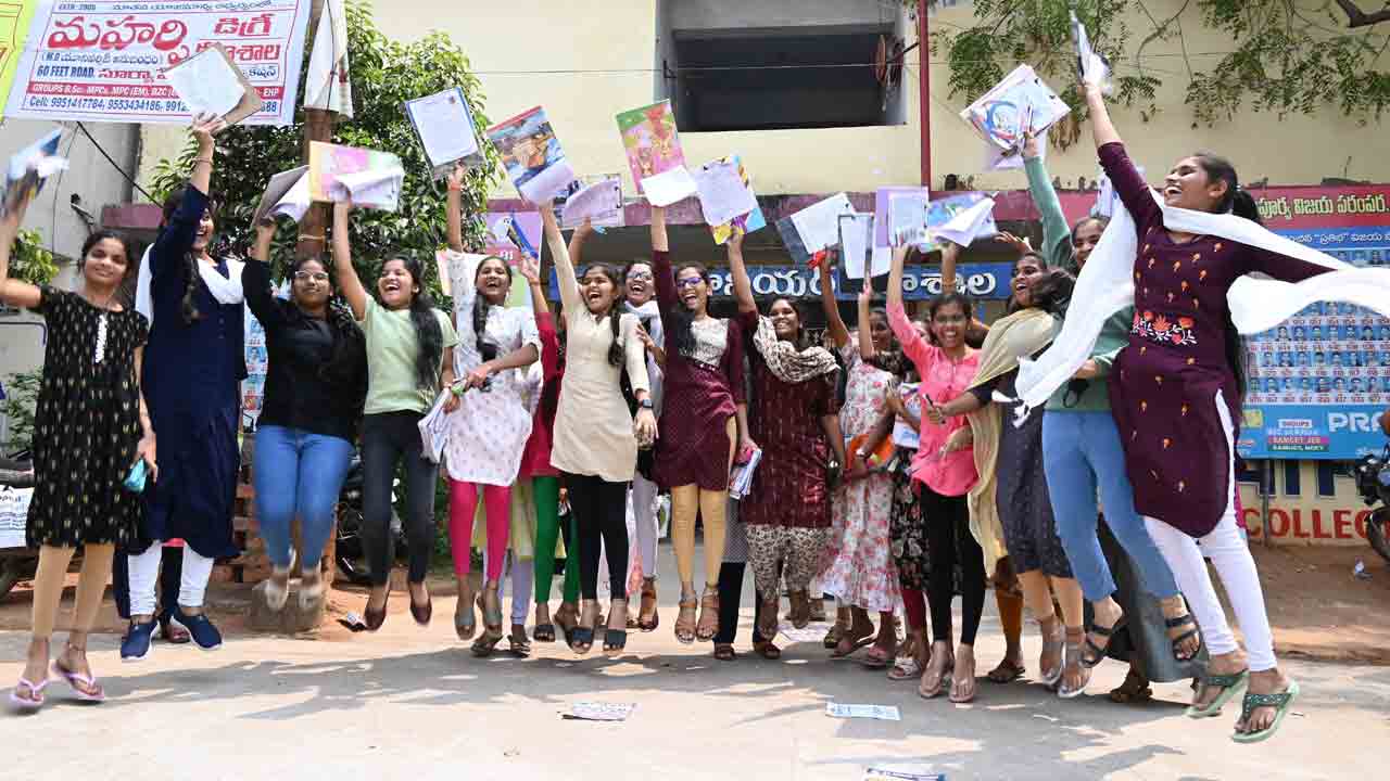 టాటా.. బైబై..