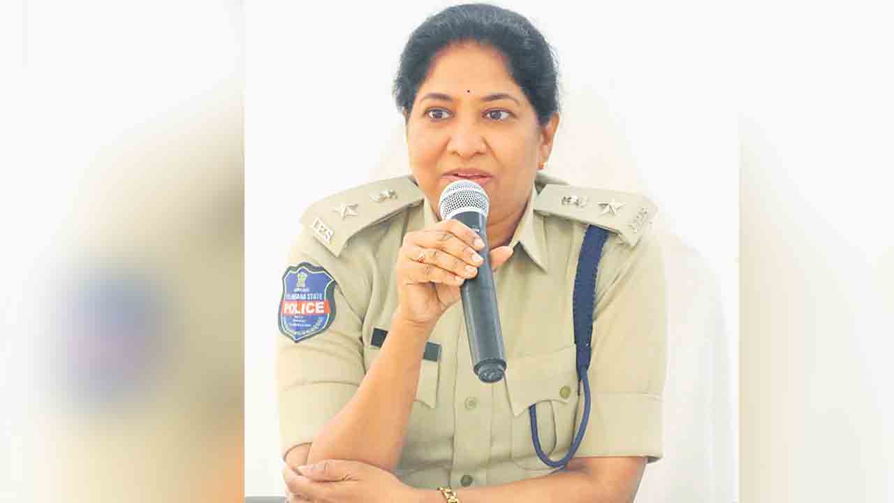 లైసెన్స్‌ తుపాకులు డిపాజిట్‌ చేయాలి