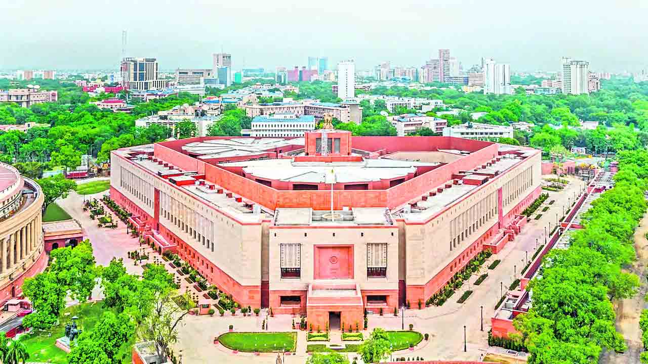 లోక్‌సభకు సన్నద్ధం