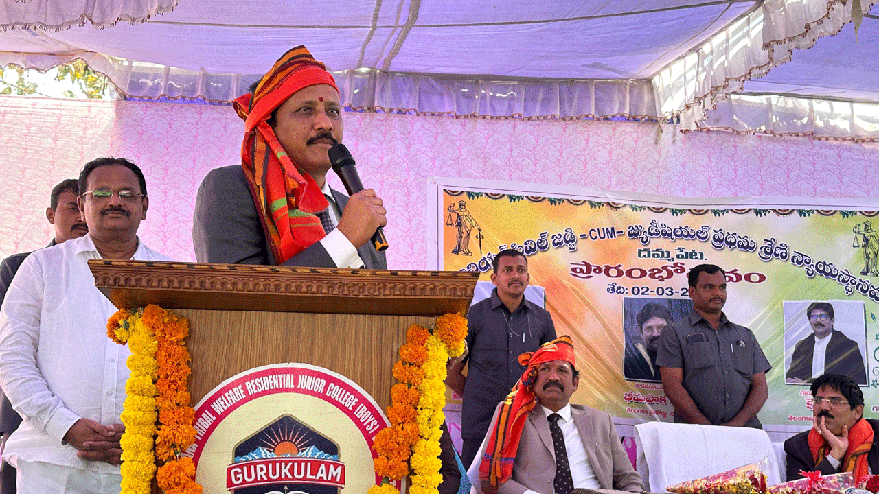 న్యాయస్థానాల్లో పేరుకుపోతున్న కేసులు