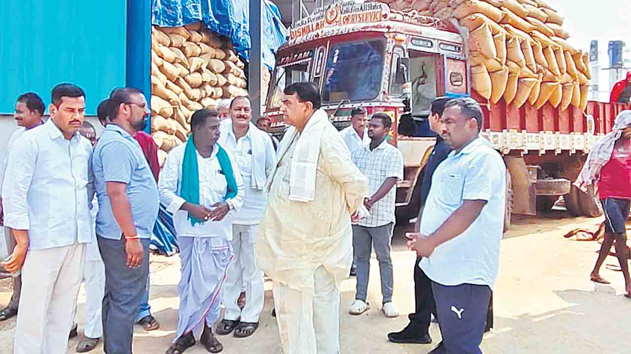 కొనుగోలు కేంద్రాలను ప్రారంభించాలి