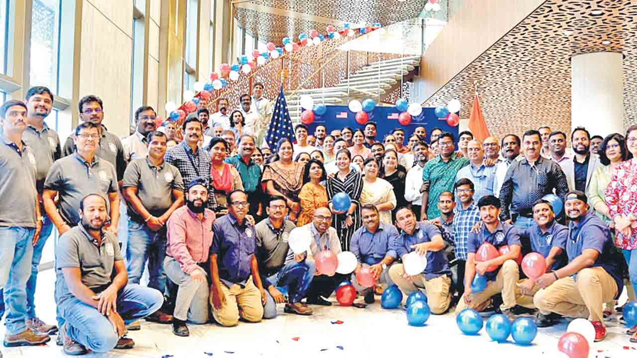 అద్భుత భవనానికి ఏడాది!