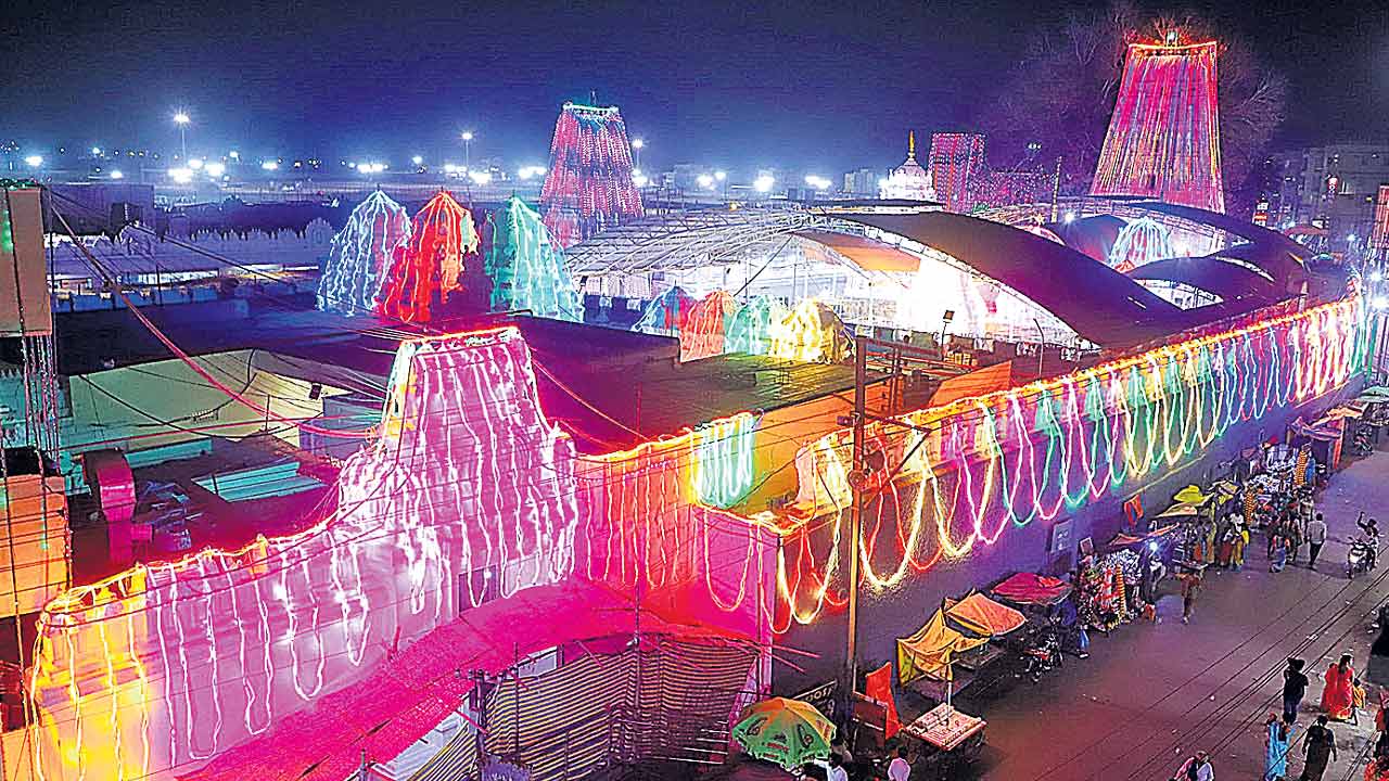 రాజన్న ఆలయం ధగధగ