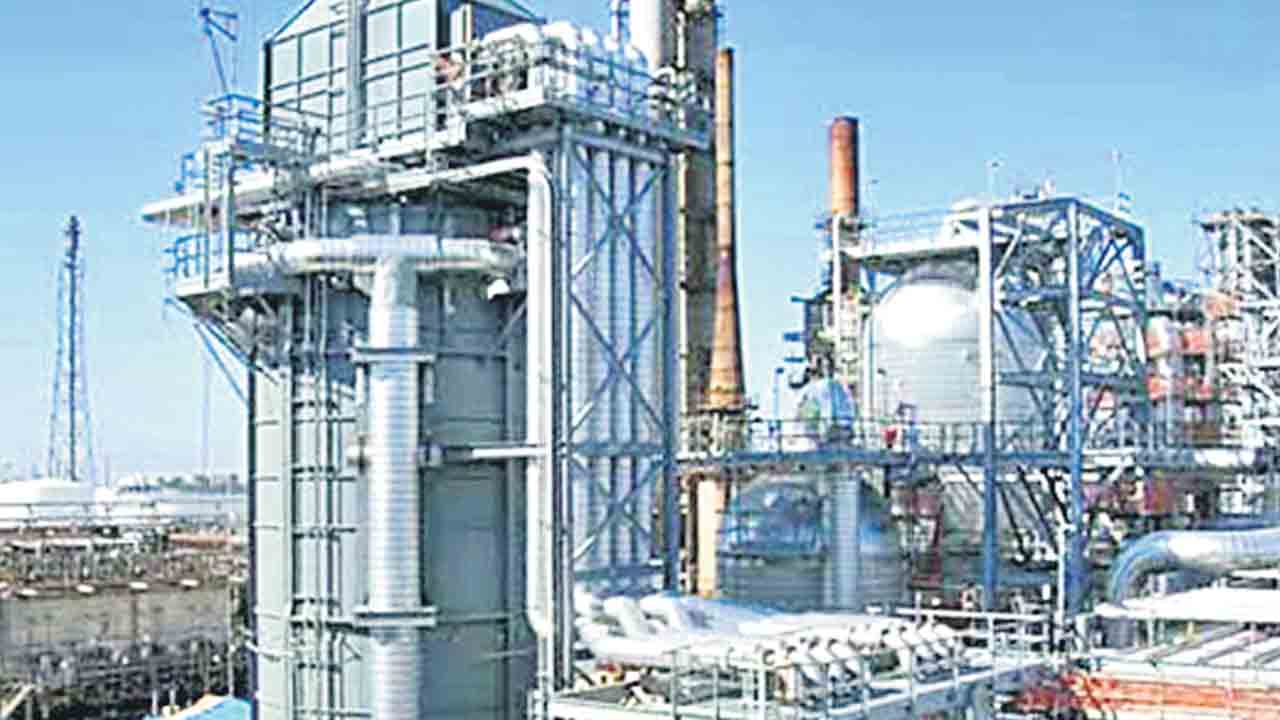 Telangana | రాష్ట్రంలో పడకేసిన పారిశ్రామికం.. నిలిచిపోయిన అనుమతులు, భూ కేటాయింపులు