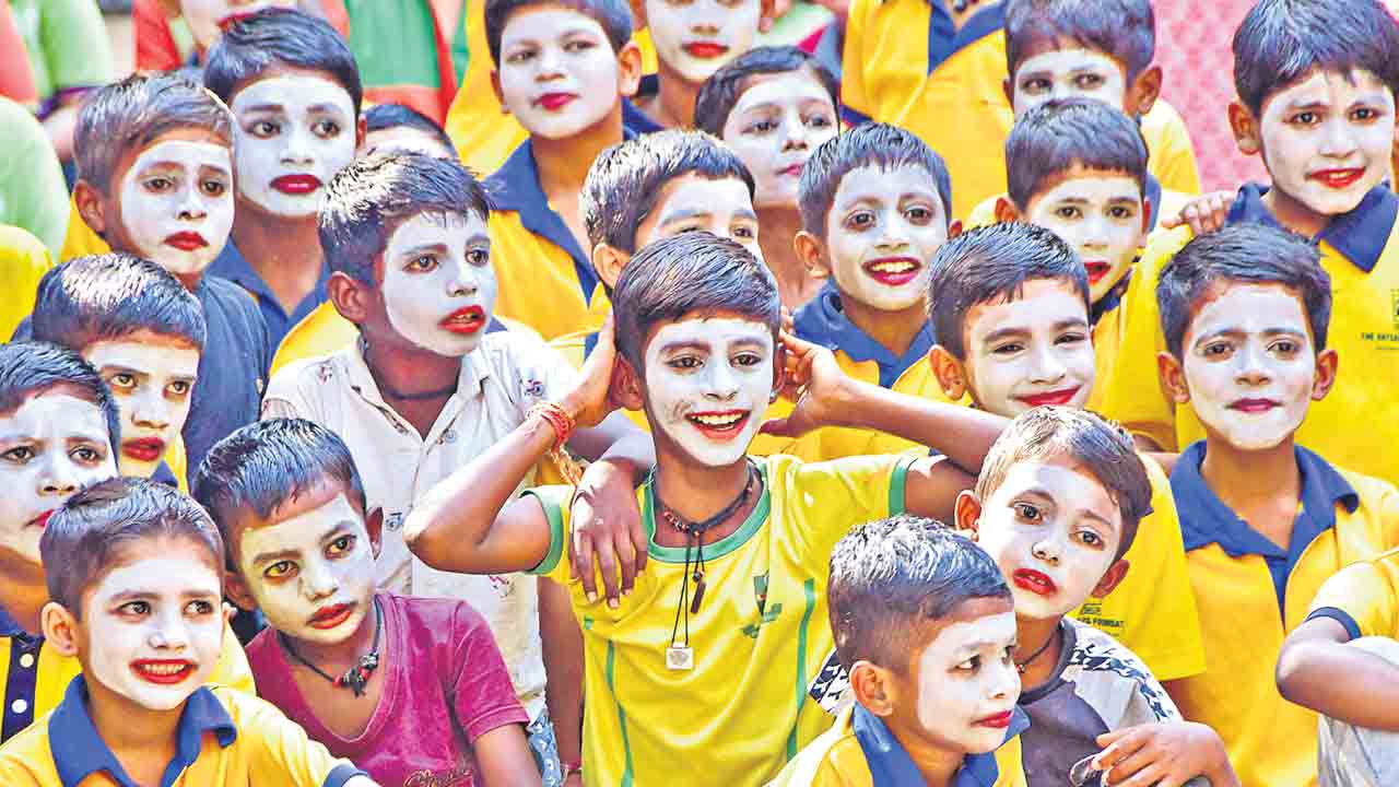 World Happiness | బీజేపీ పదేండ్ల పాలనలో 15 ర్యాంకులు దిగజారి.. సంతోషకర దేశాల జాబితాలో అట్టడుగున భారత్‌