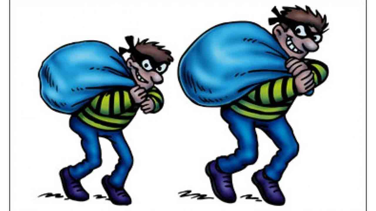 Crime News | చోరీకి యత్నించిన దొంగలను దంచికొట్టిన తల్లీకూతుర్లు
