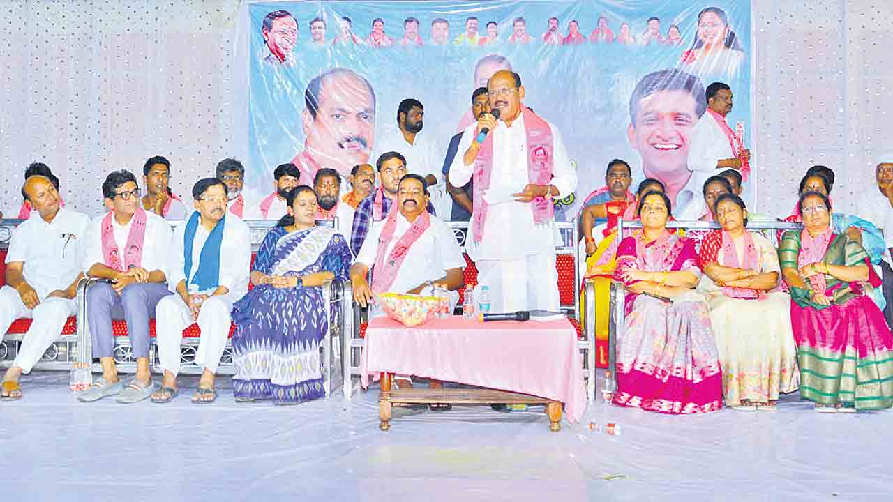 ఆశీర్వదించండి.. కష్టసుఖాల్లో తోడుంటా..