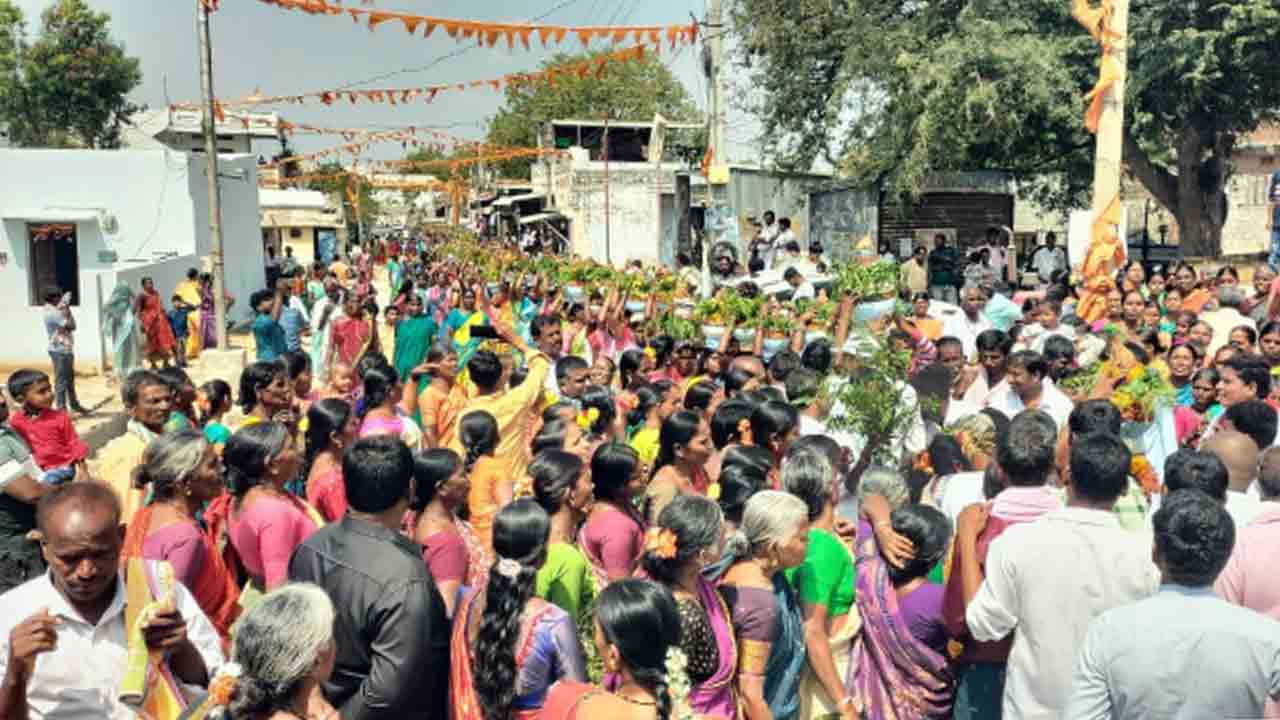 చల్లంగా చూడమ్మా.. జములమ్మ