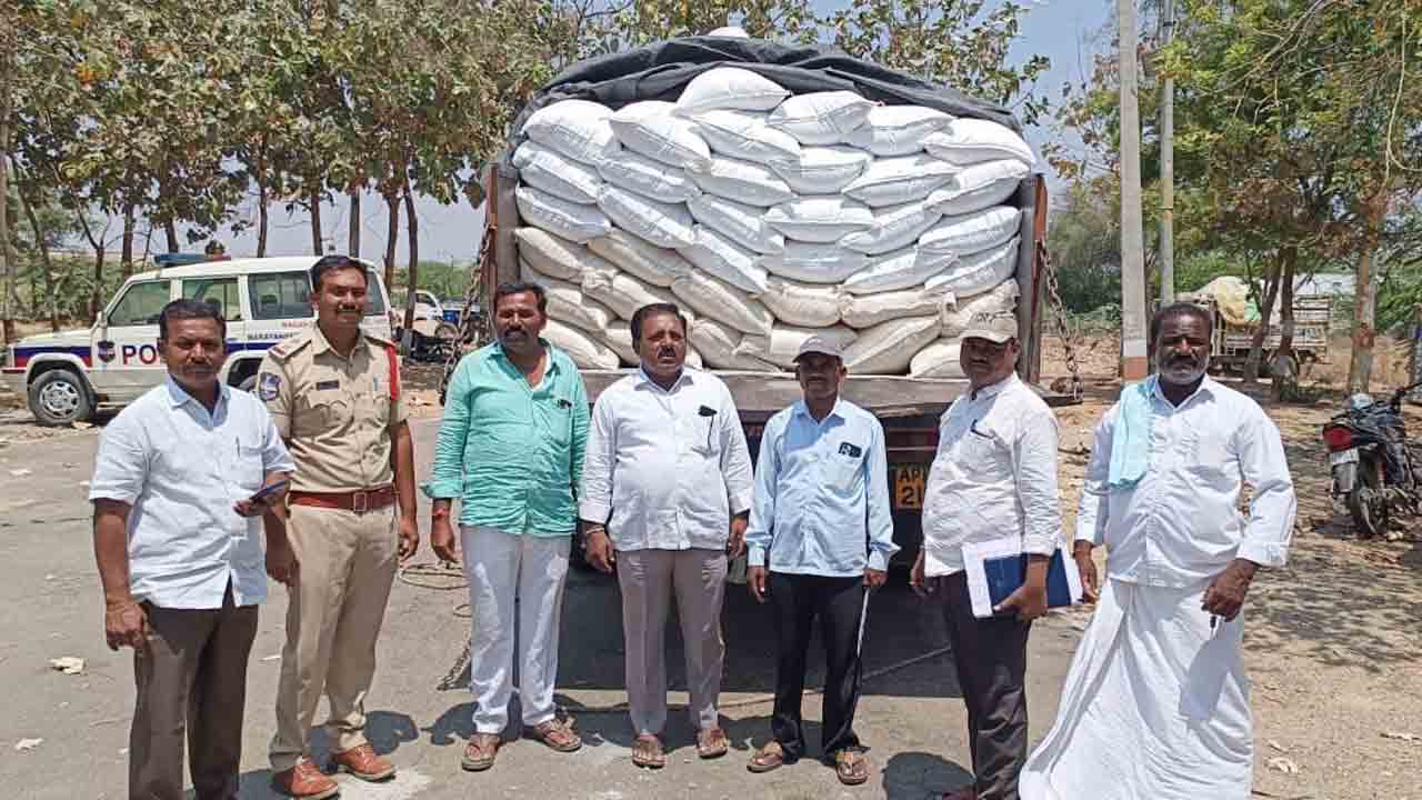 బియ్యం లారీ పట్టివేత