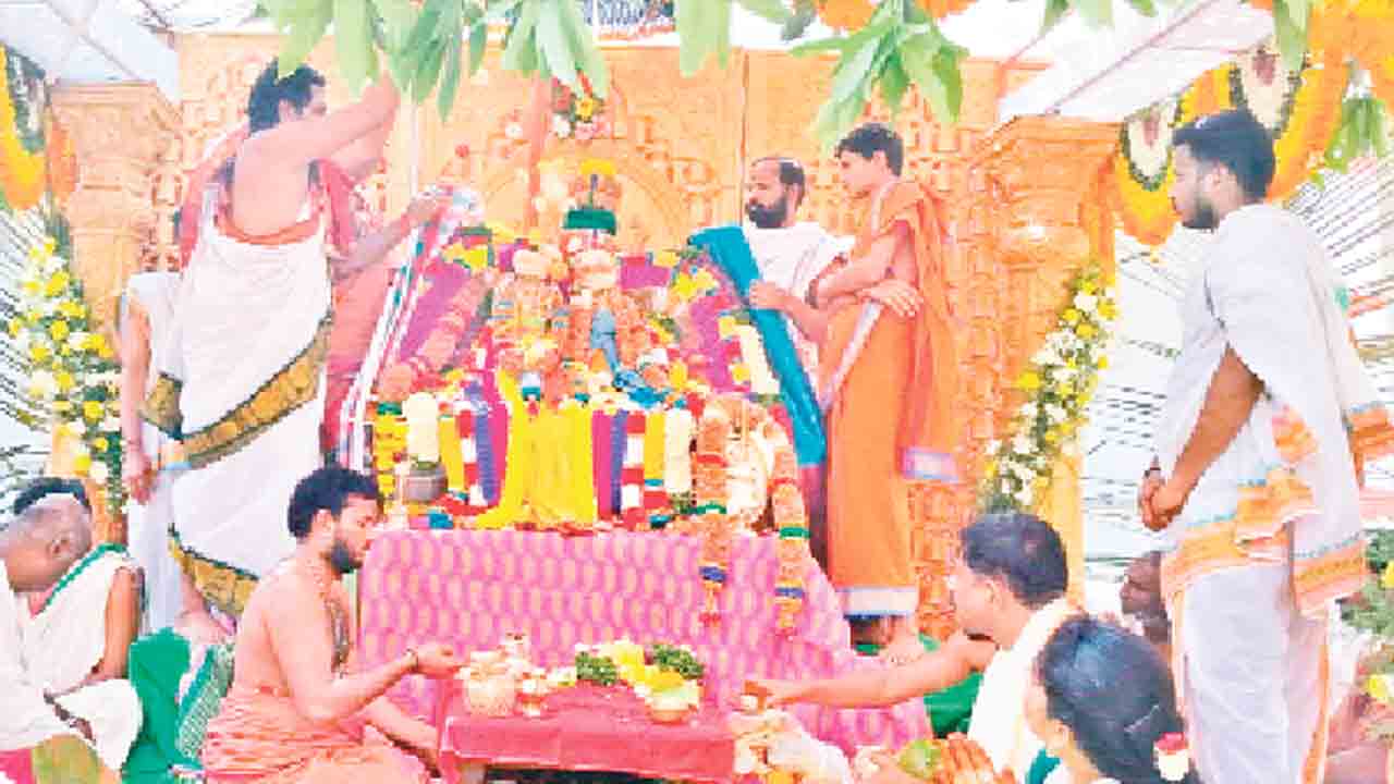 కల్యాణం.. కమనీయం