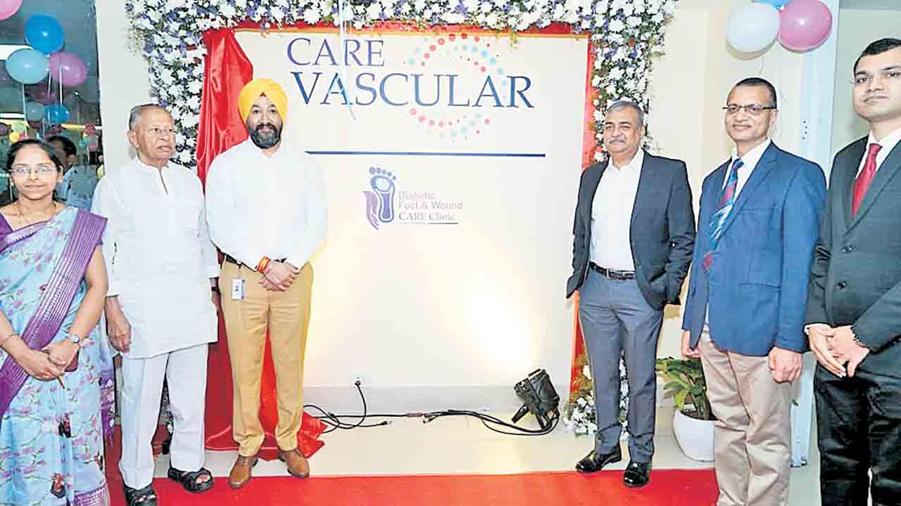 కేర్‌ ఆస్పత్రిలో డయాబెటిక్‌ ఫుట్‌ క్లినిక్‌ ప్రారంభం