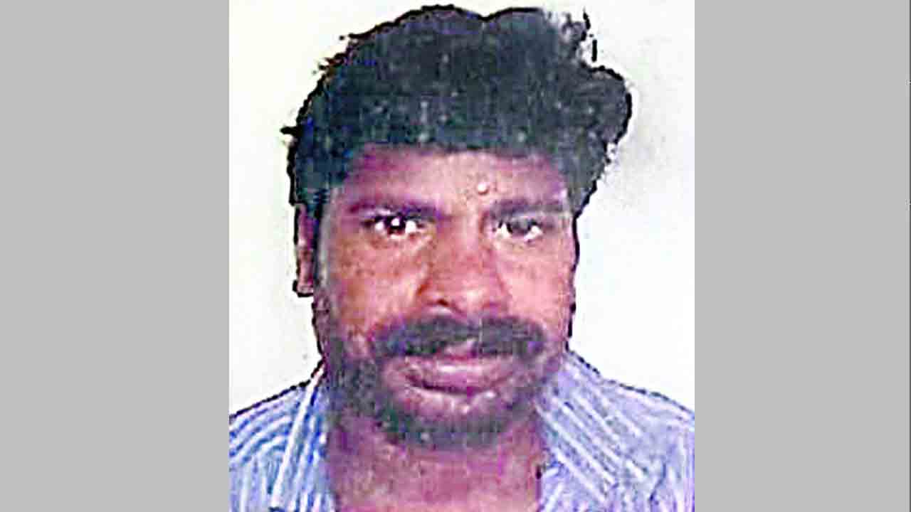 ‘రెవెన్యూ’ వేధింపులతో రైతు ఆత్మహత్య