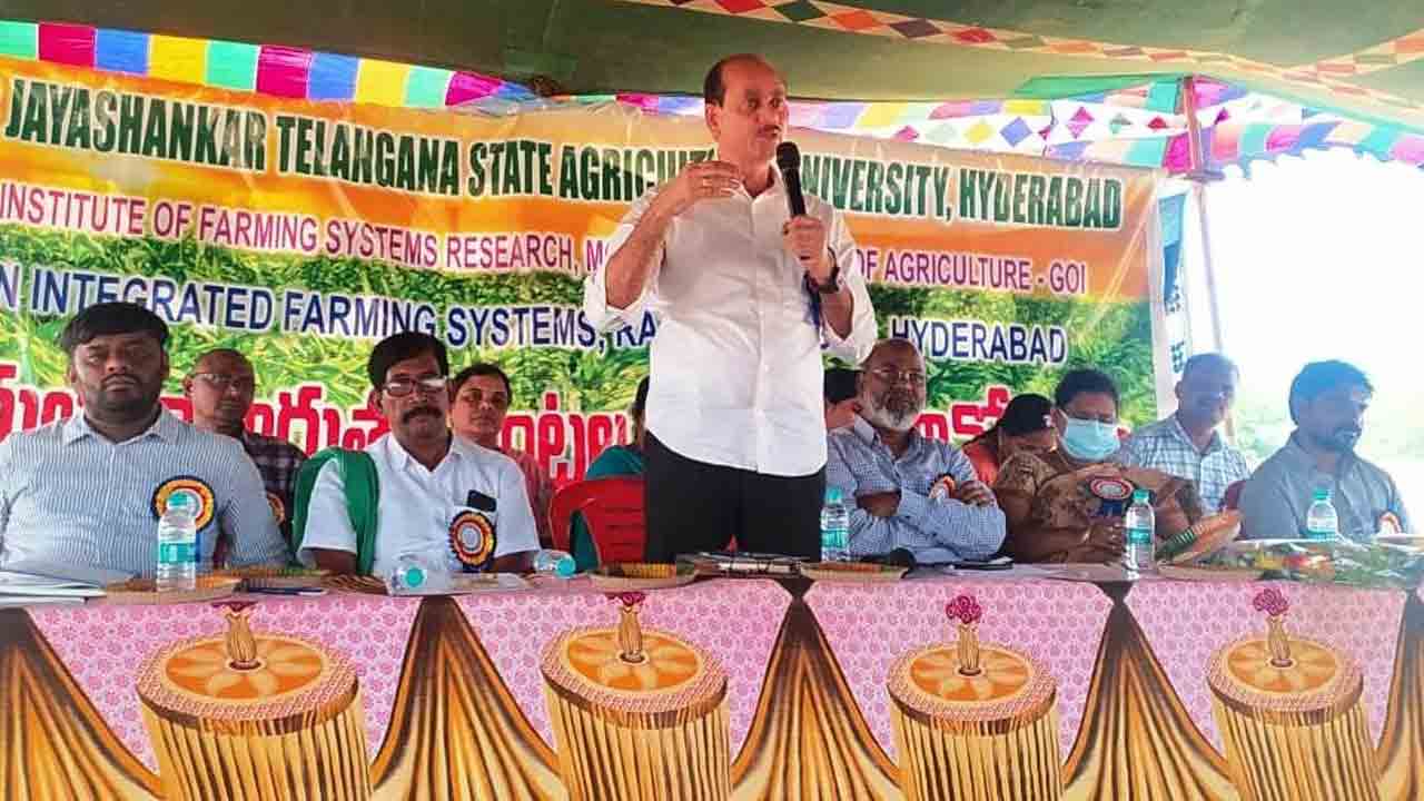 ఆరుతడి పంటలతోనే ఆదాయం