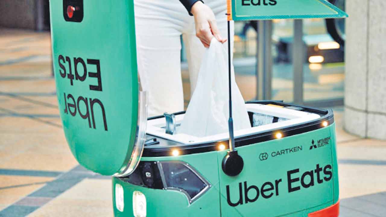 Uber Eats | రోబోలతో ఫుడ్‌ డెలివరీ.. జపాన్‌లో రంగంలోకి దించిన ఉబర్‌ ఈట్స్‌