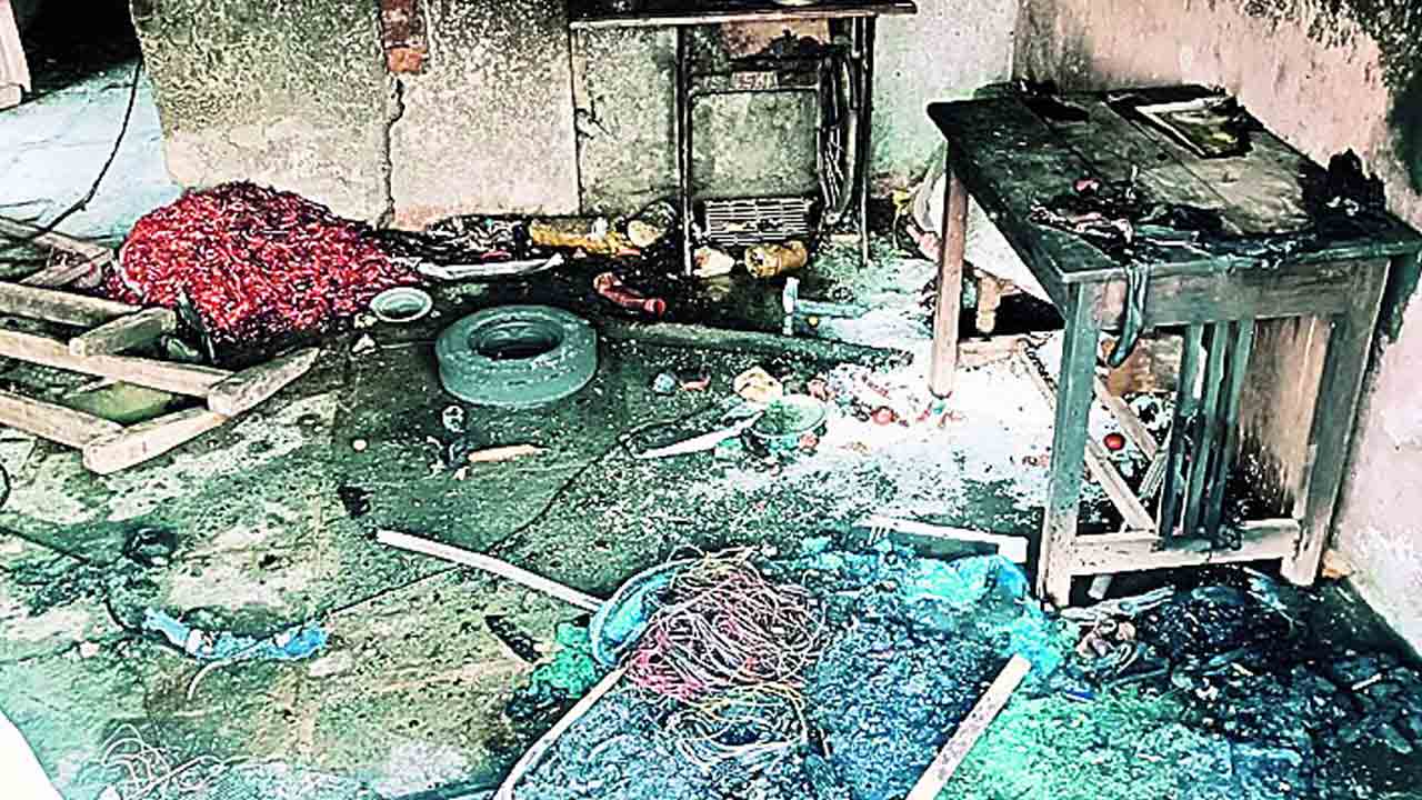 భార్యపై కోపంతో గ్యాస్‌ లీక్‌ చేసిన భర్త