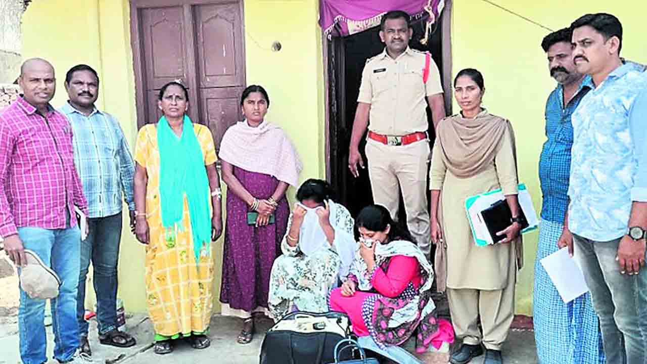 అంతా సెల్‌ఫోన్‌ ద్వారానే..