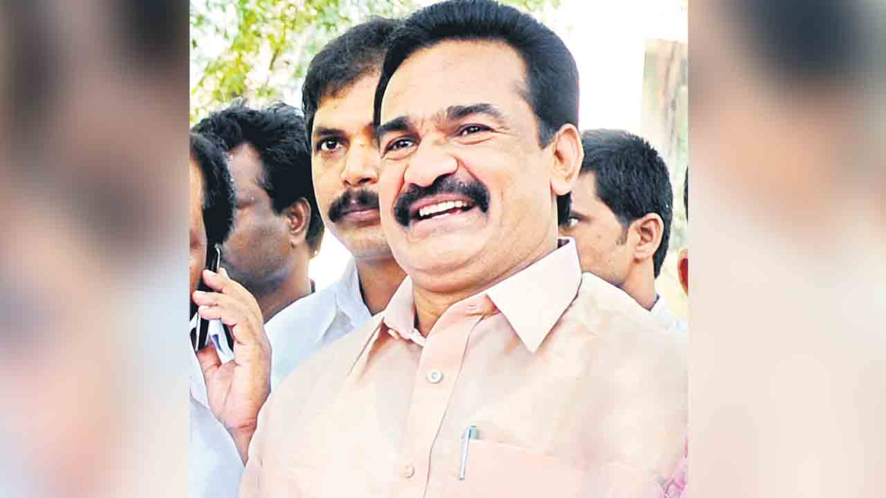 బీఆర్‌ఎస్‌ కామారెడ్డి ఎన్నికల ఇన్‌చార్జిగా గంప గోవర్ధన్‌