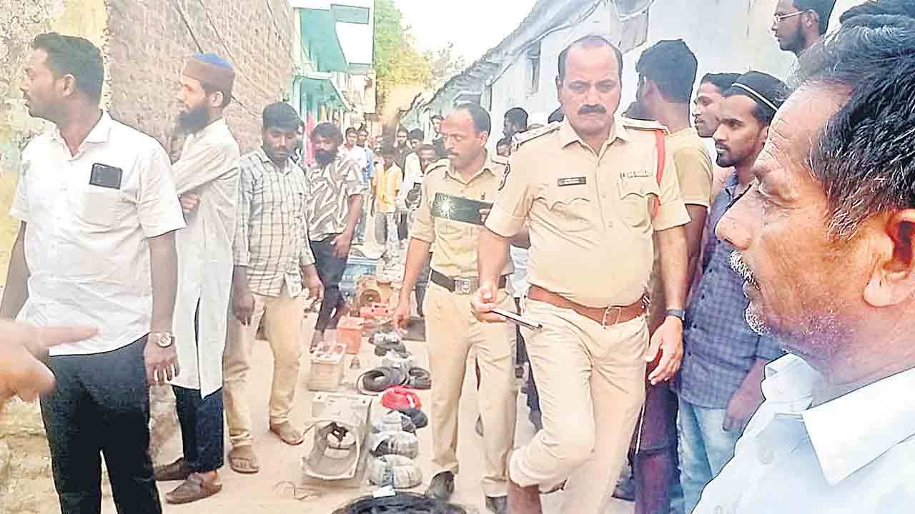 విద్యుత్‌ ఉపకరణాలు చోరీ చేస్తున్న దొంగల ముఠా అరెస్టు