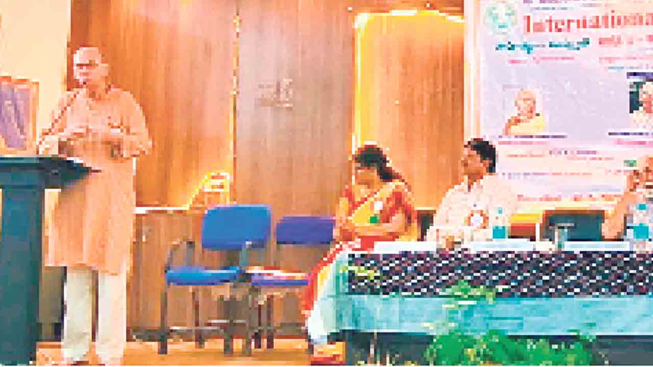 సంప్రదాయాలను పరిరక్షించాలి