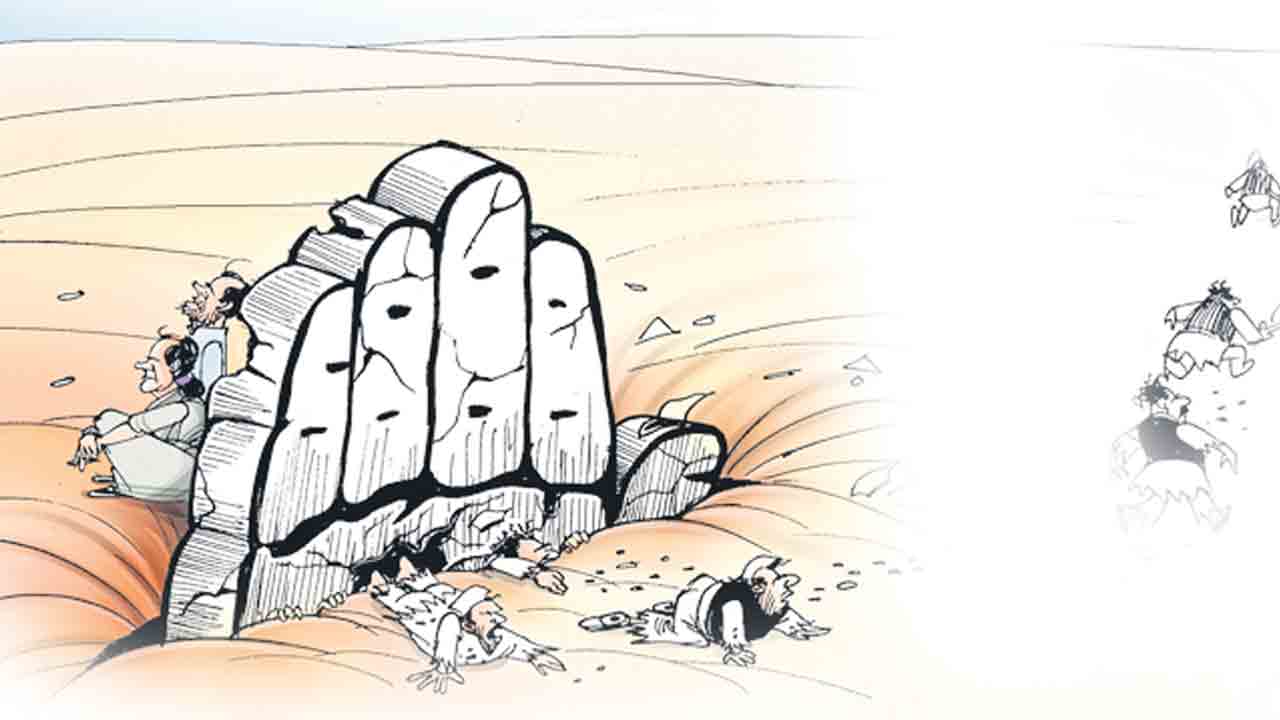 చేతిలెత్తేశారా?