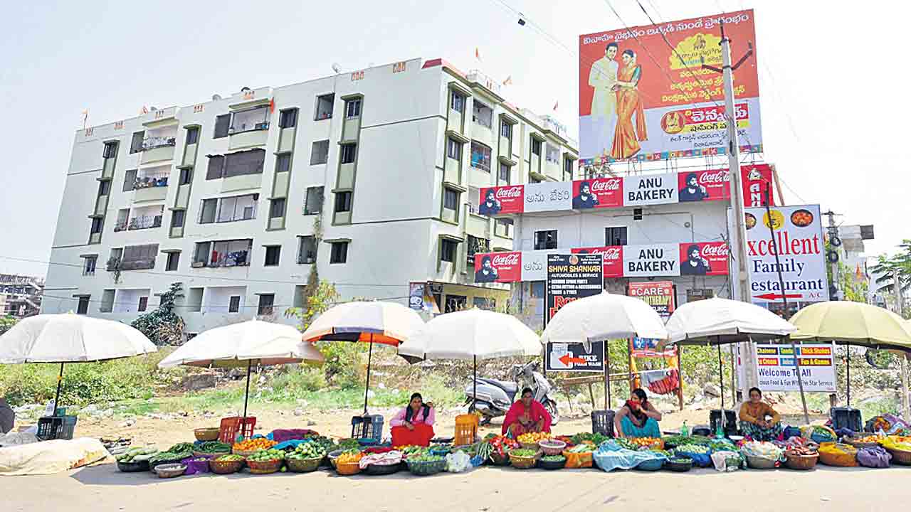 గొడుగు నీడన బతుకు బండి