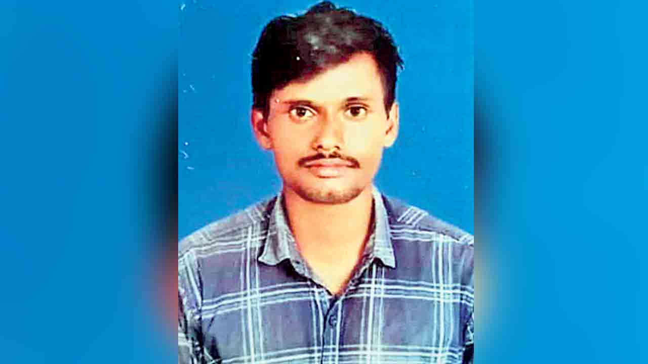 పంటలు దక్కక యువరైతు ఆత్మహత్య