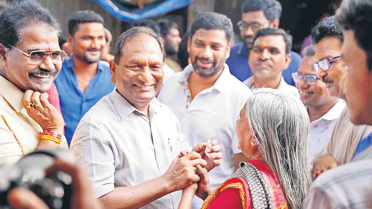 కేసీఆరే బీదలను కాపాడిండు