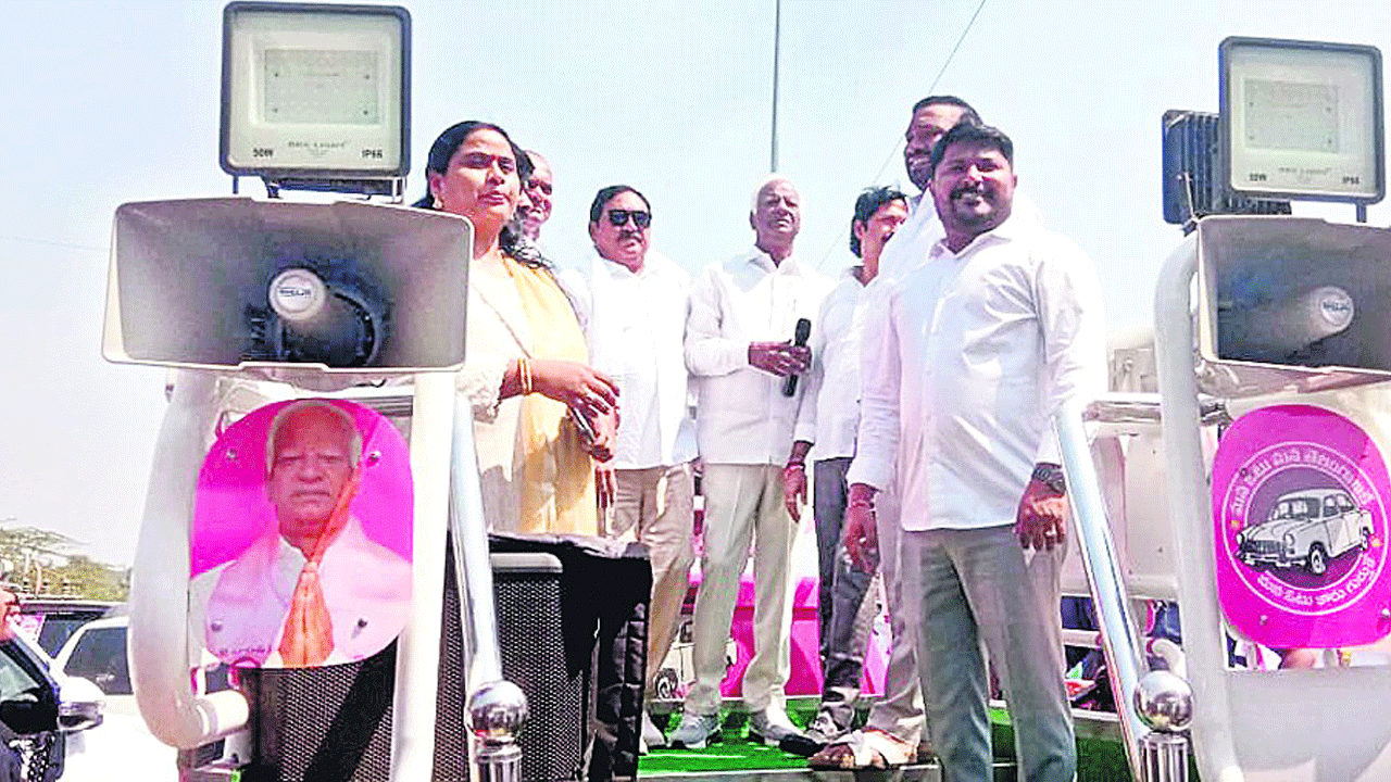 సీఎం సీటుపై కాంగ్రెస్‌లో లొల్లి పుడుతది..