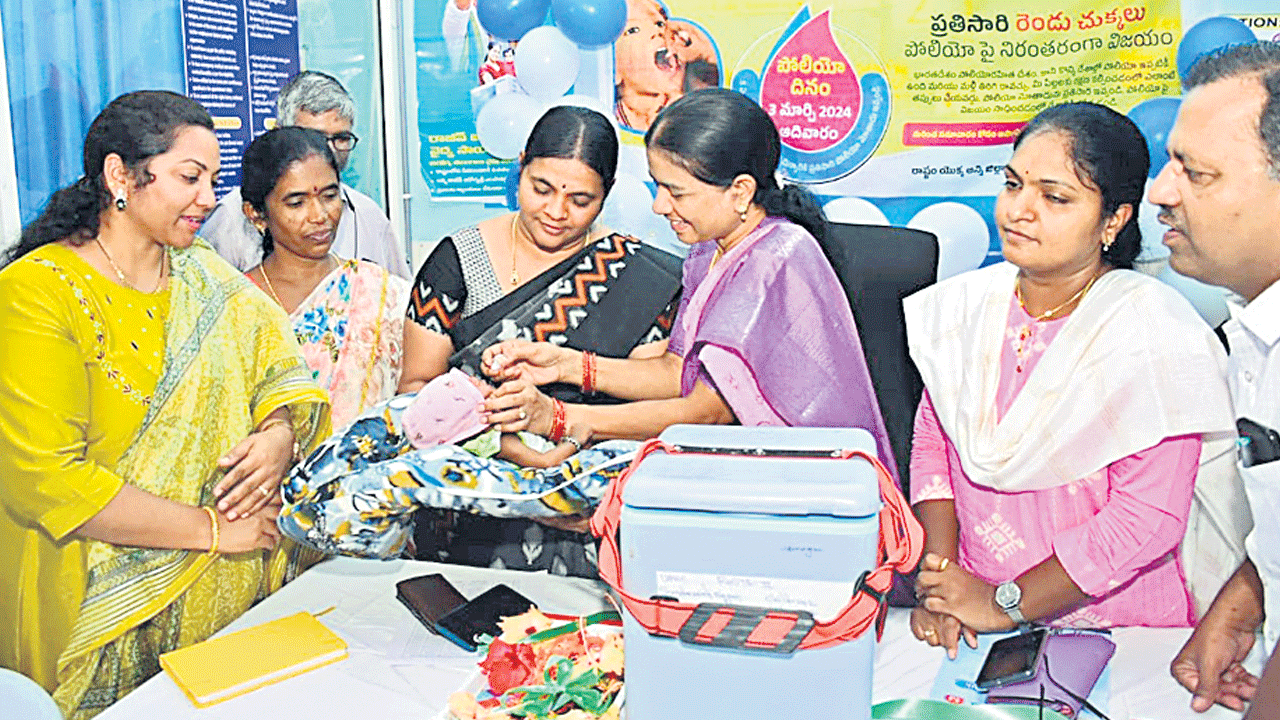 పోలియో చుక్కలు వేయించాలి