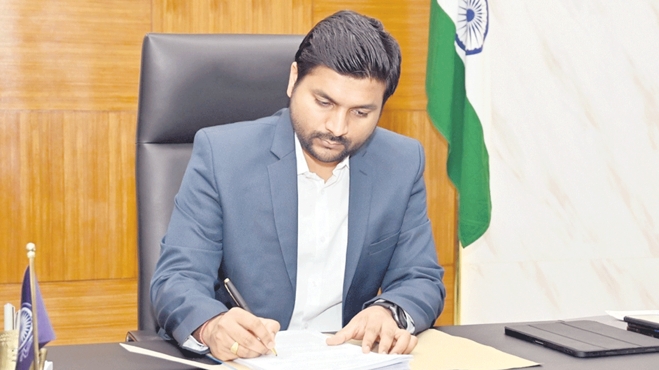 ప్రజా సమస్యలపై ప్రత్యేక దృష్టి