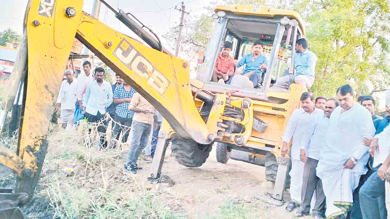పంటలను ఎండనివ్వం అన్నదాతకు అండగా ఉంటాం..