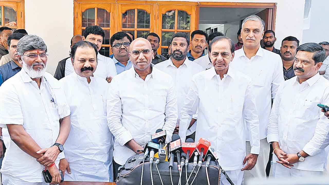 రాజ్యాంగ పరిరక్షణ కోసమే మైత్రి