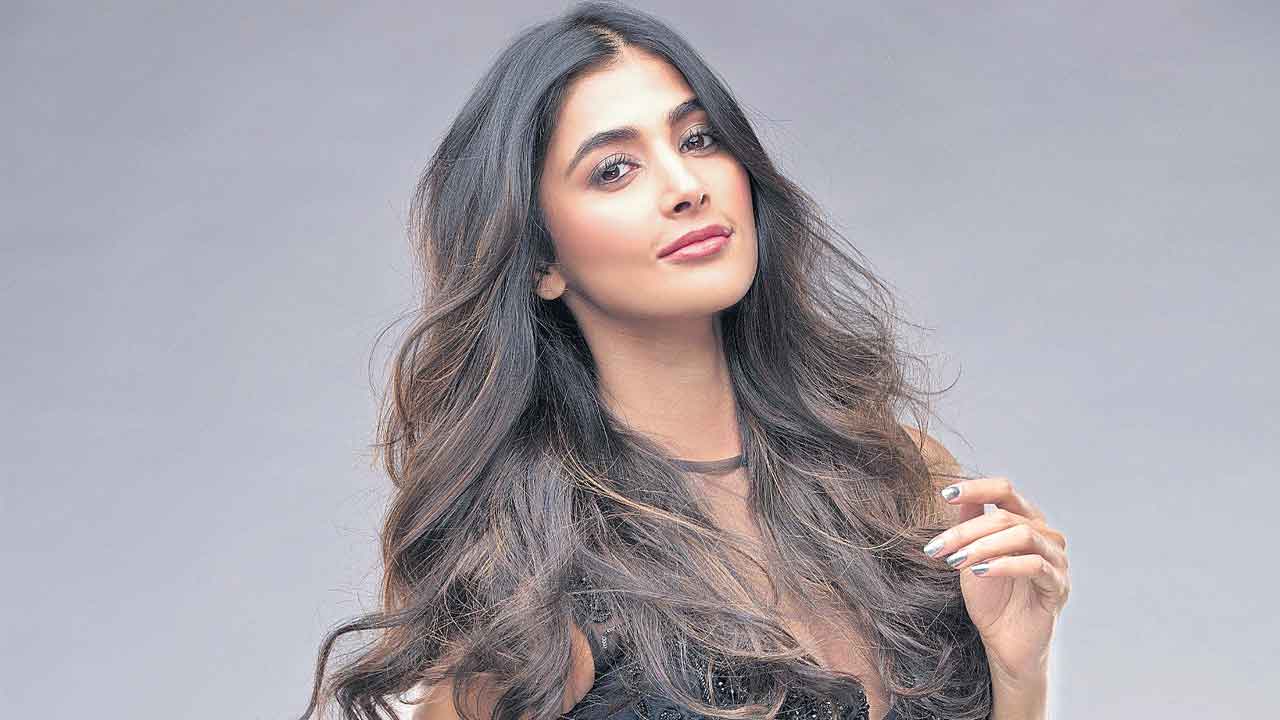 Pooja Hegde | పూర్వ వైభవం కోసం పూజాహెగ్డే.. రెండు భారీ ప్రాజెక్ట్‌లలో కథానాయికగా!