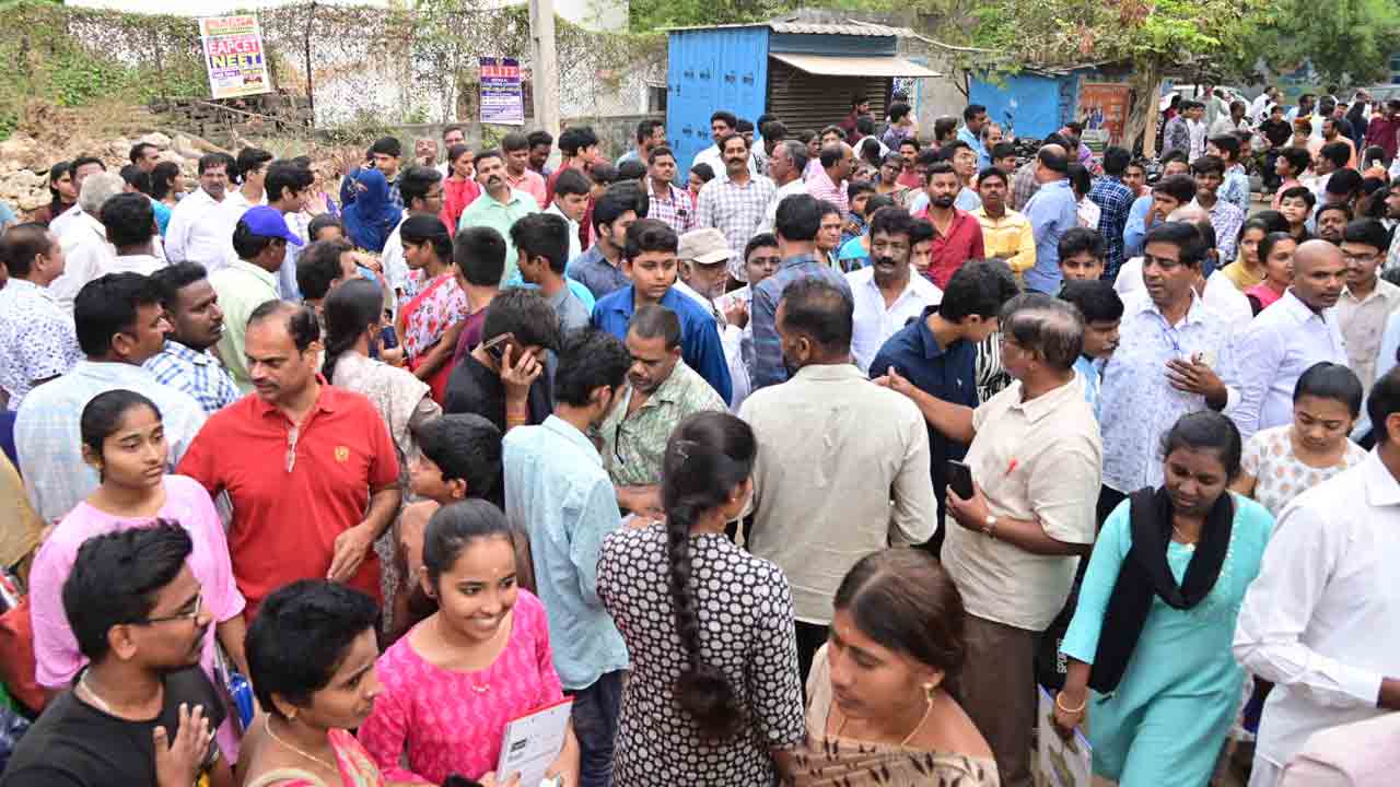 పది పరీక్షలు ప్రారంభం