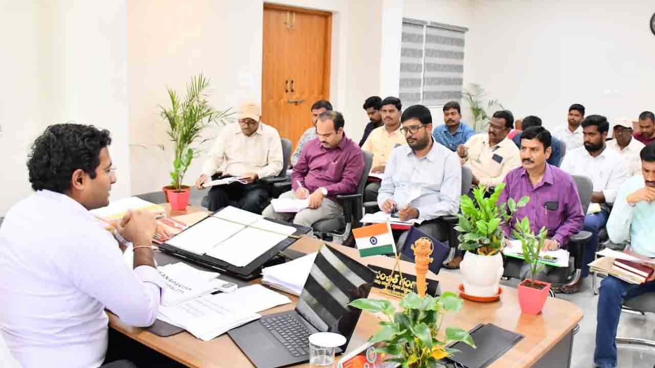 ‘పది’లో వందశాతం ఉత్తీర్ణత సాధించాలి