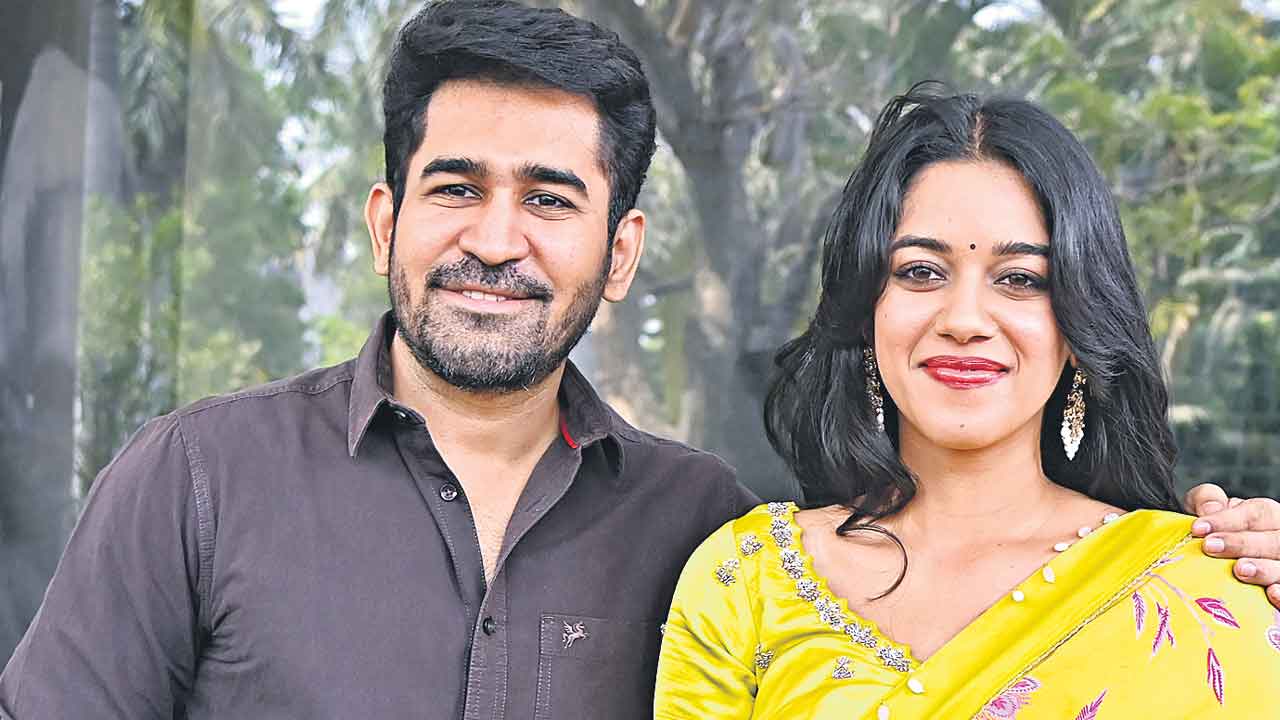 Love Guru | రొమాంటిక్‌ ఎంటర్‌టైనర్‌.. ప్రేమ సమస్యల్ని పరిష్కరించే లవ్‌గురు