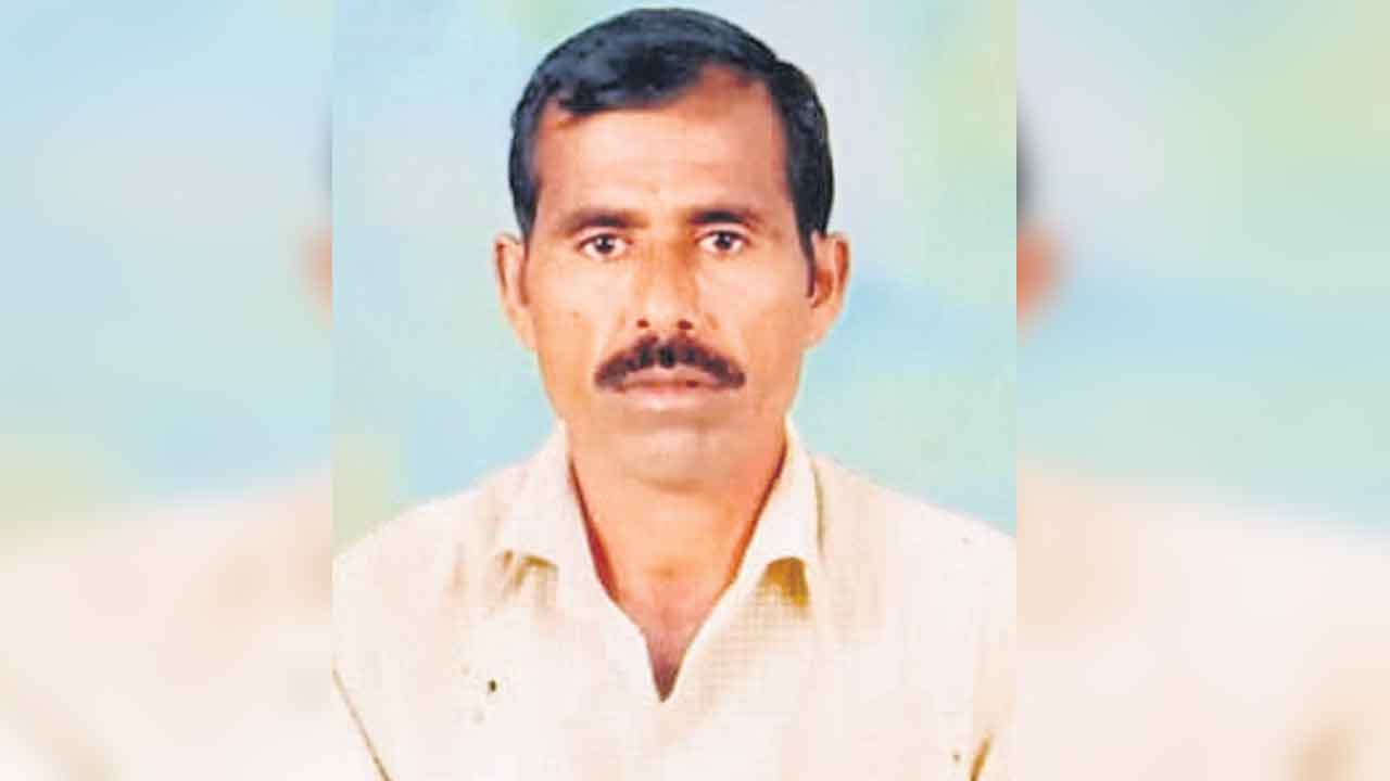 కరెంట్‌ కాటుకు రైతు బలి 