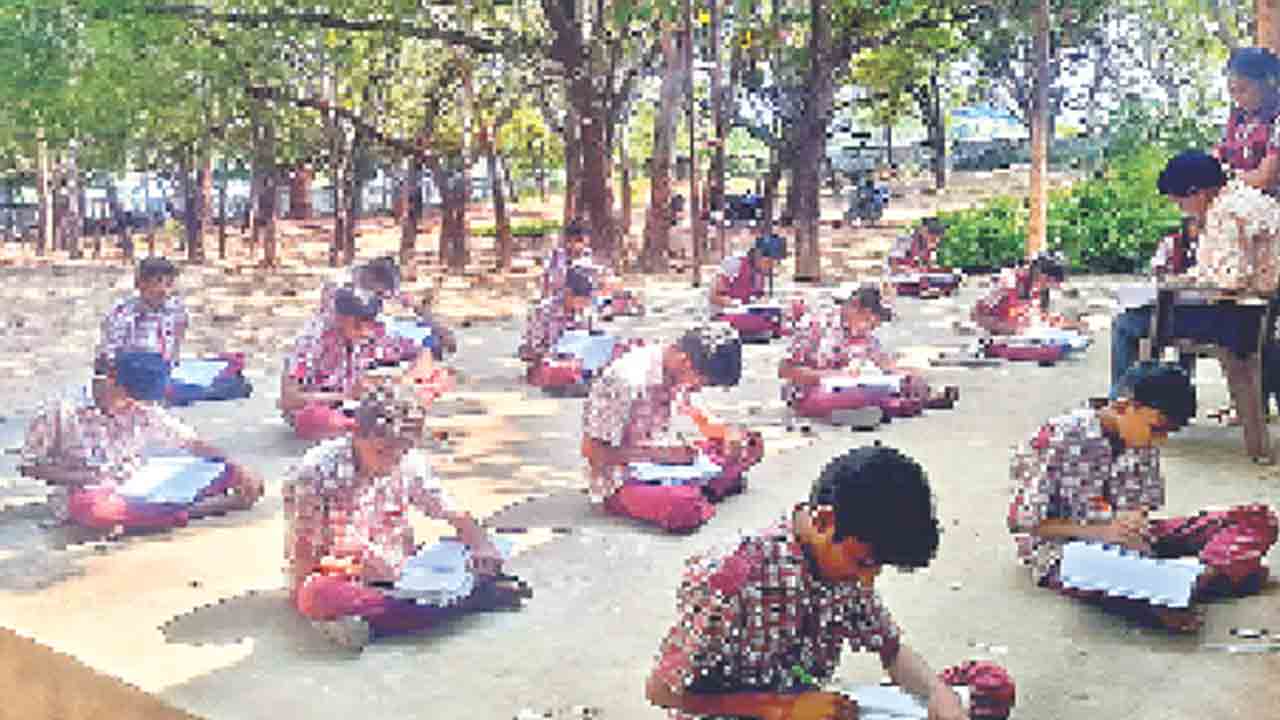 టెన్త్‌ పరీక్షలకు పటిష్ట ఏర్పాట్లు