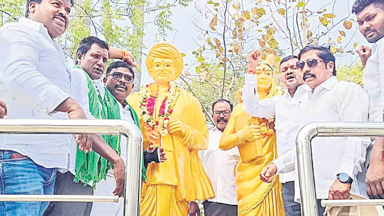 ఘనంగా సావిత్రీబాయి ఫూలే వర్ధంతి