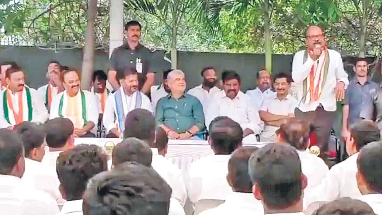 దొంగలకు గేట్లు తీసుడేంది?